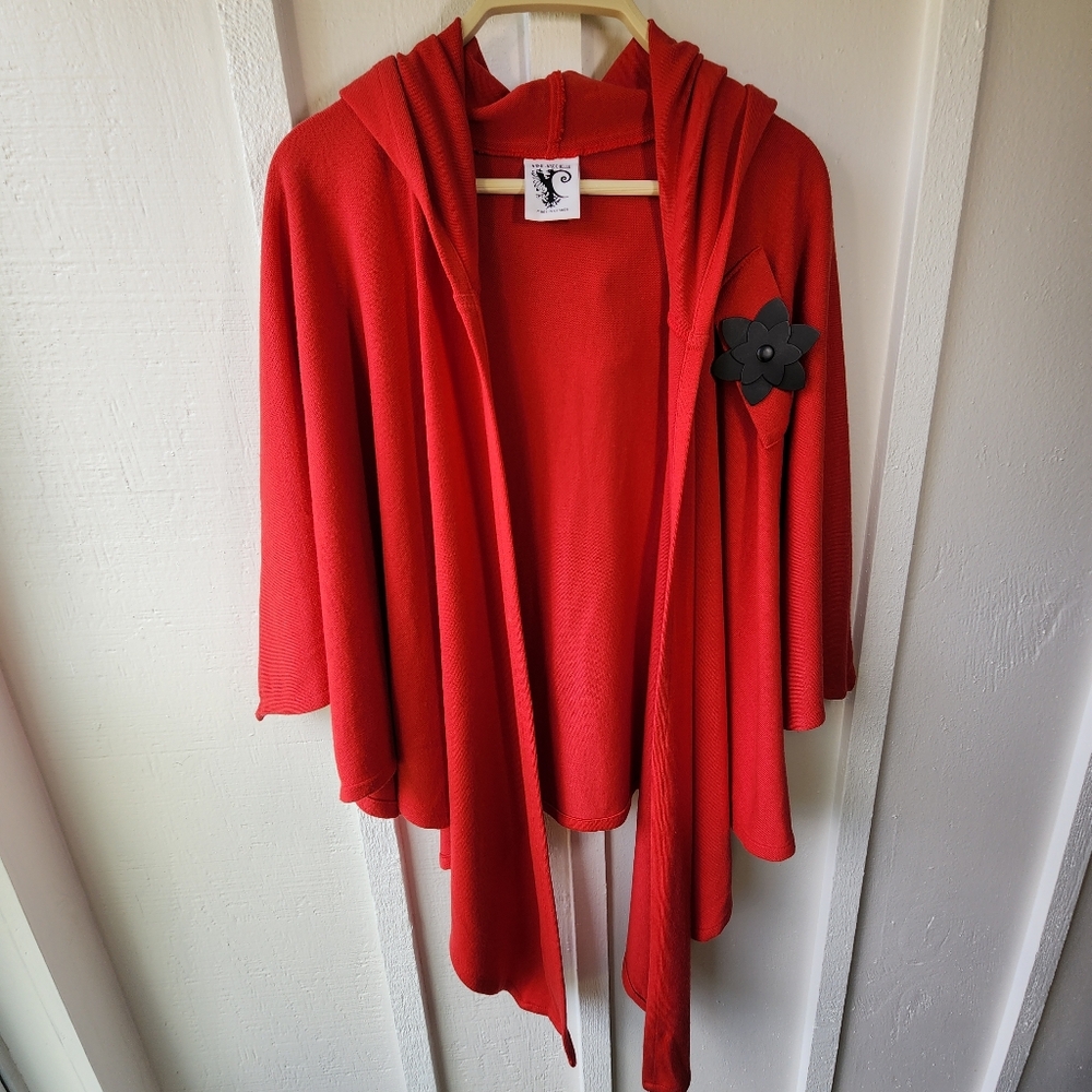 Anne Larochelle Red Hooded Knit Cape With Flower Tab Closure One Size